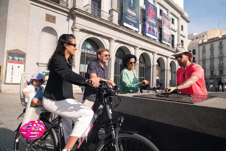 Madrid: 3 h. Guided Highlights Bike Tour with Optional Tapas - Key points to know before booking