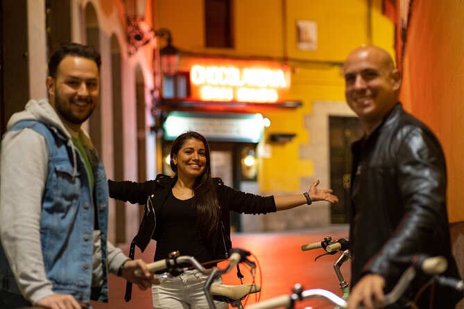 Madrid at Night: Vintage Bike Tour of City Highlights - Seeing Madrid change after sunset