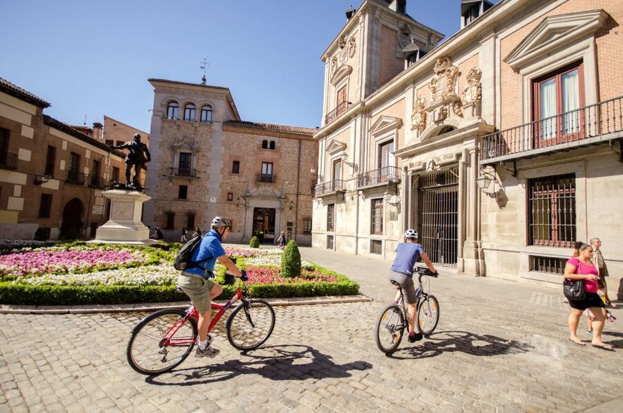 Madrid City Guided Bike/E-Bike Tour for Small Groups - What the guide adds