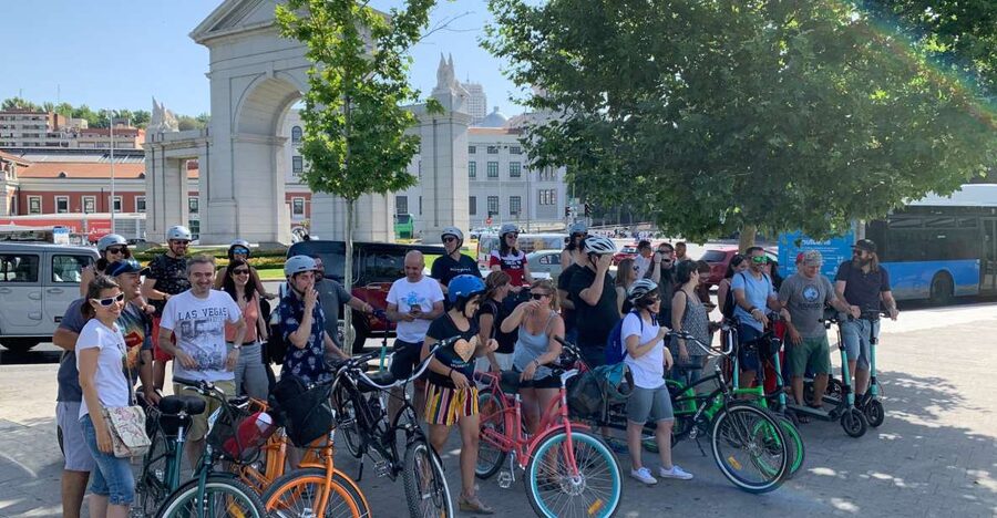 Madrid: Literary Quarter & Retiro Park Electric Bike Tour - Reaching the Prado Museum and Jerónimos Church