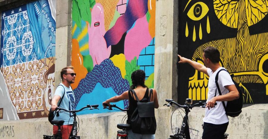 Madrid: Street Art Bike Tour - From Muelle’s Tag to Madrid’s New Street Art