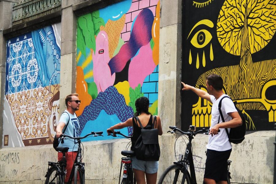 Madrid: Street Art Bike Tour - Solar Antonio Grilo and the Community Side of Street Art