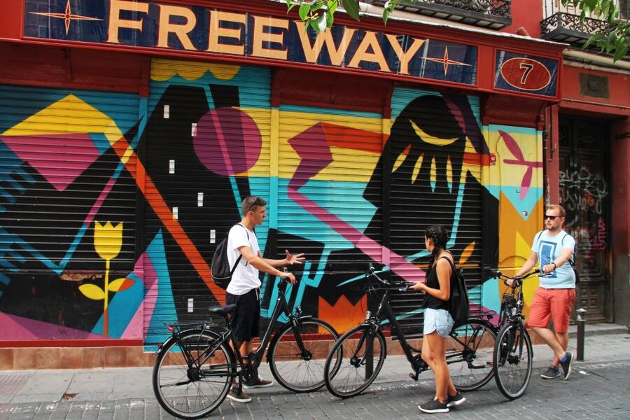 Madrid: Street Art Bike Tour - Esto es una Plaza in Lavapiés