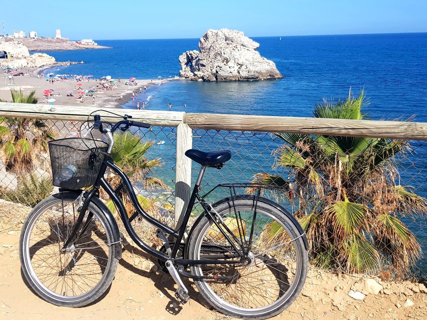 Malaga: City Bike Rental with Self-Guided Cycling Route - East to Pedregalejo, El Palo, and Peñon del Cuervo