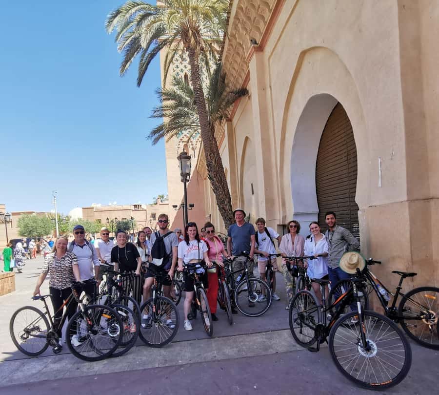 Marrakech: Guided Bike Tour with a local Guide - Bab Agnaou and the road toward the gardens