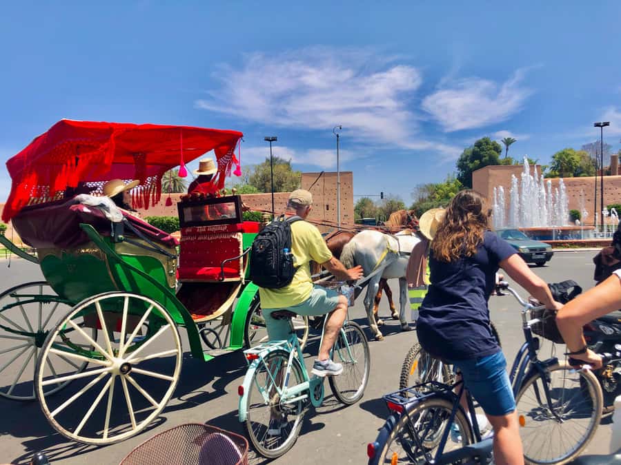 Marrakech:Guided City Cycling Tour - Culture, Colors & Charm - Mint tea, fresh juice, and practical advice