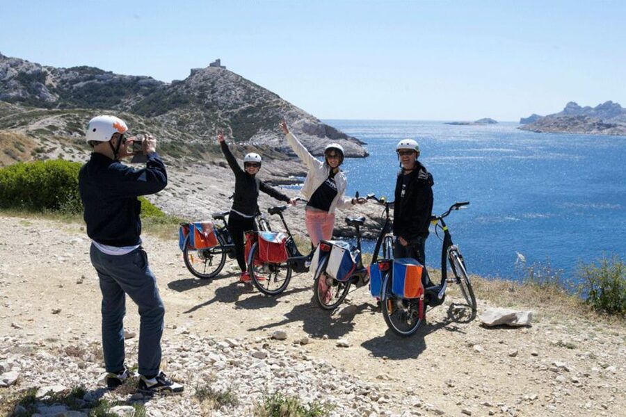 Marseille: Calanques Shore Excursion Electric Bike Day Tour - Lunch at Fada Bike Café or on the rocks