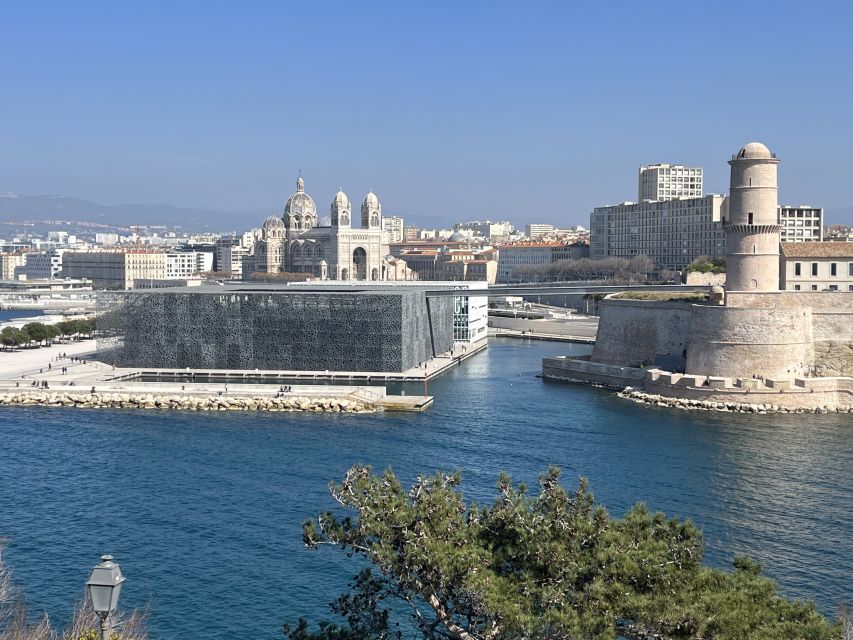 Marseille: Sightseeing E-Bike Tour - Le Panier adds old streets and a slower pace