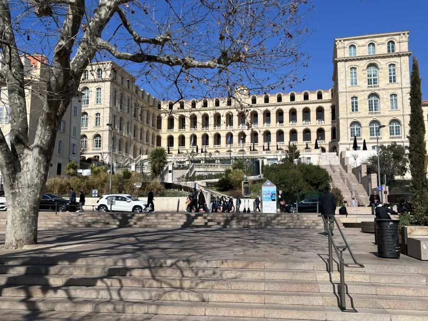 Marseille: Sightseeing E-Bike Tour - A bakery stop gives the morning breathing room
