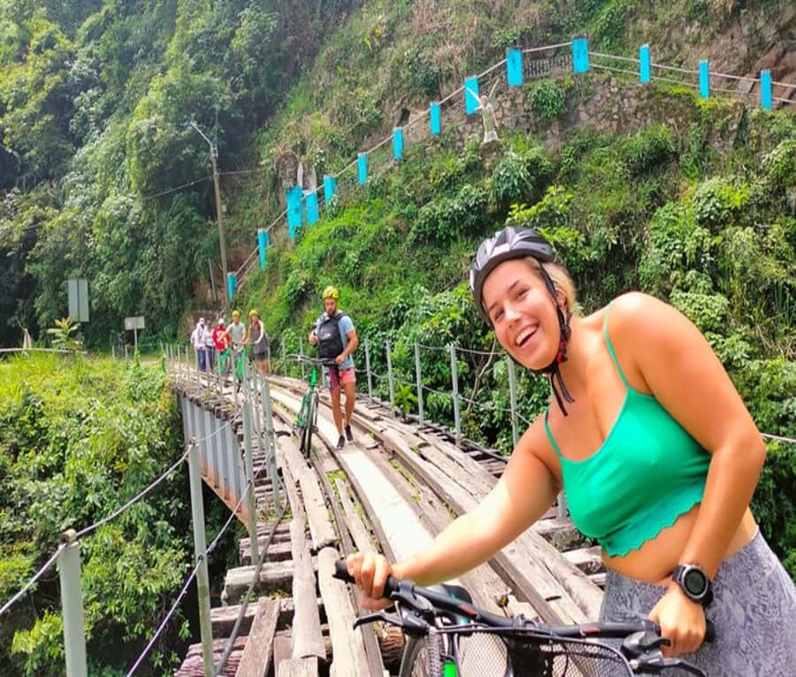 Medellín: Full-Day Mountain Bike Tour with Lunch - Guides, language, and group size