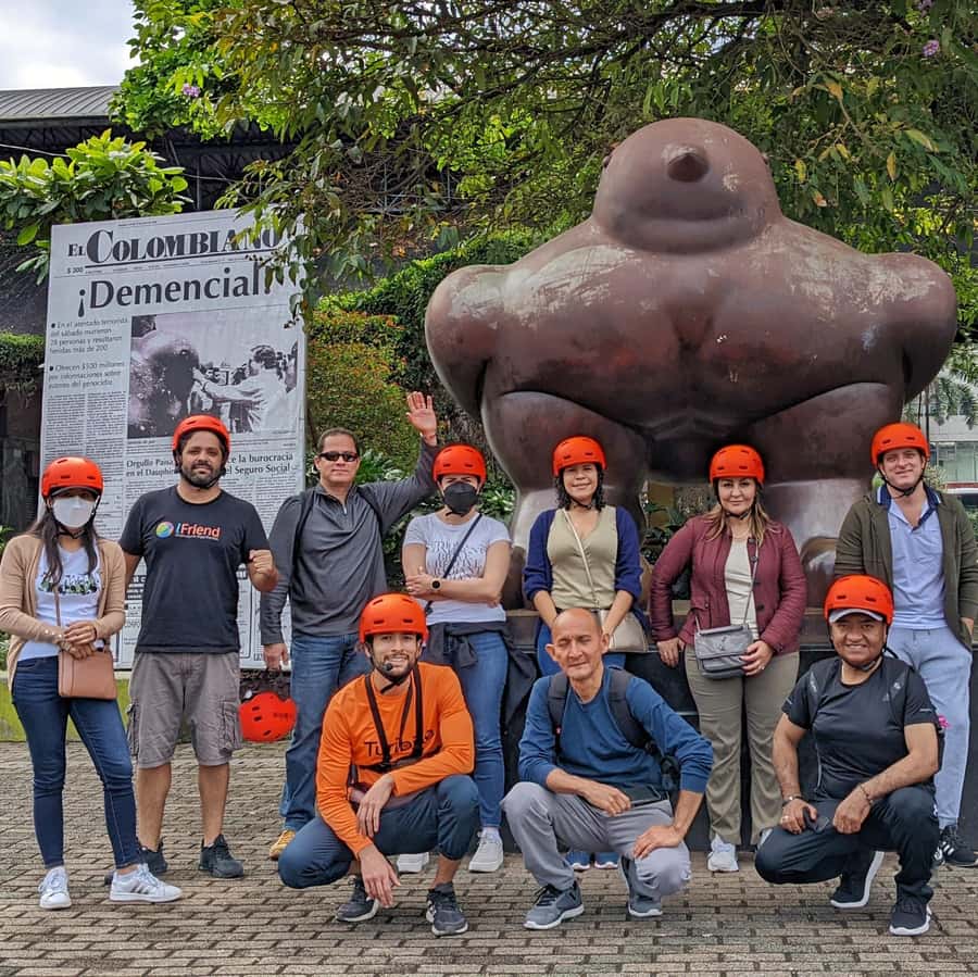 Medellín: History & Local Life Essentials Tour on an E-Bike - Parques del Río, a calmer final stretch