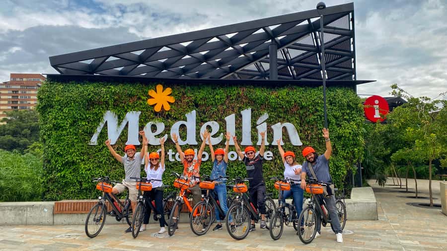 Medellín: History & Local Life Essentials Tour on an E-Bike - Ciudad del Río and Medellín’s new face