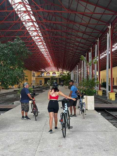 Mérida: The E-bike tour with history and culture - What the guide adds to the ride