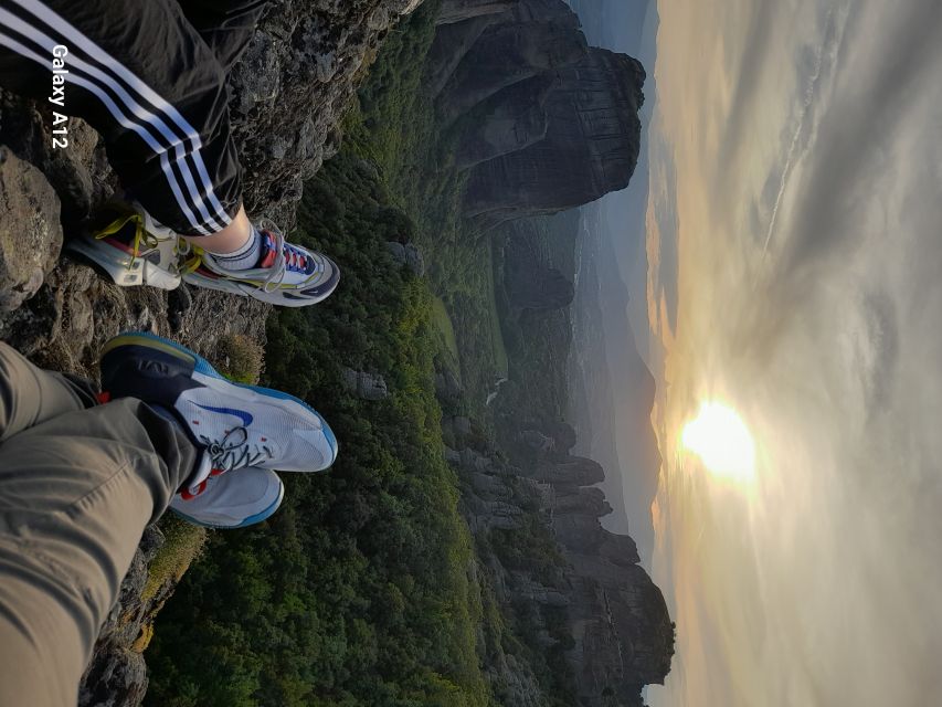 Meteora: E-Bike Epic Sunset Tour With Local Guide & Drink - Kastraki and the first big views