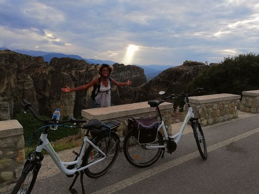 Meteora Sunset Tour on E-bikes - Riding beneath the monasteries and cliffs