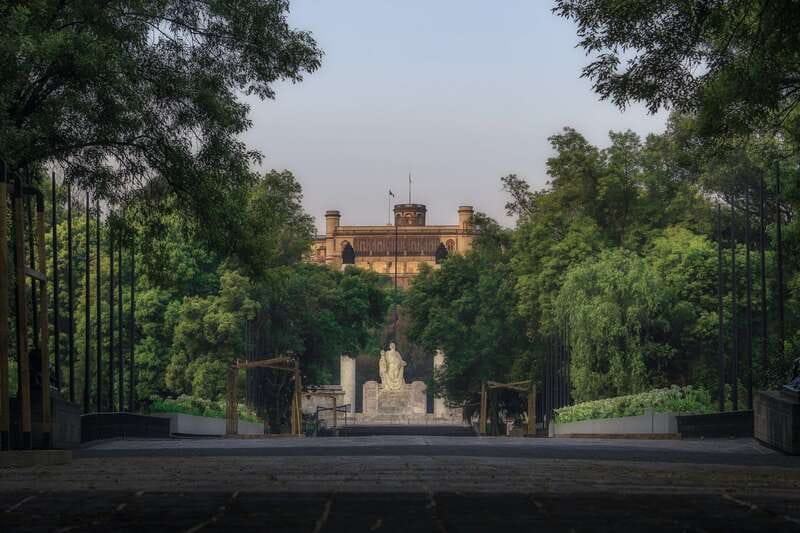 Mexico City: Private Chapultepec Park Bike Tour - Lake Chapultepec and the zoo