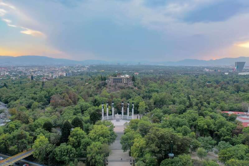 Mexico City: Private Chapultepec Park Bike Tour - What the private guide adds