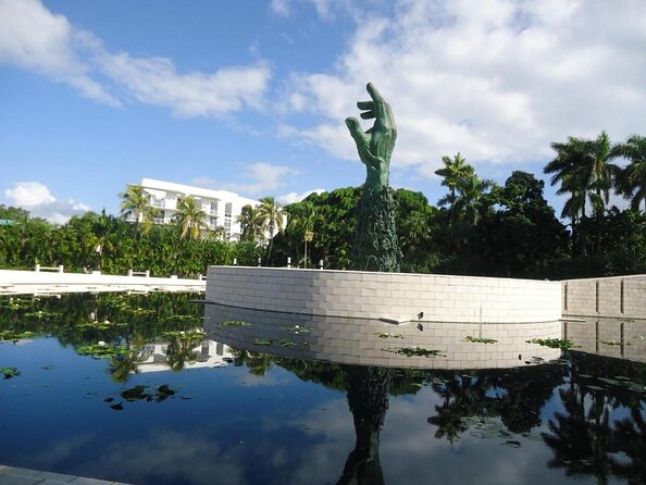 Miami Beach Bike Tour - Starting among the pastel buildings of South Beach