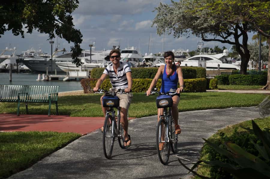 Miami: Bike Rental - A full day on two wheels in South Beach