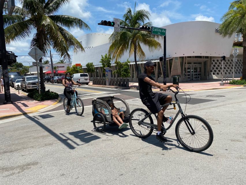 Miami: South Beach Bike Rental - Lincoln Road Mall by bicycle