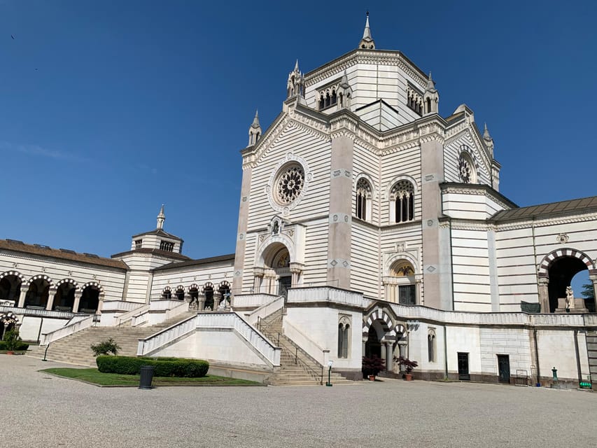 Milan: City Highlights Bike Tour - From Monumental Cemetery to Chinatown