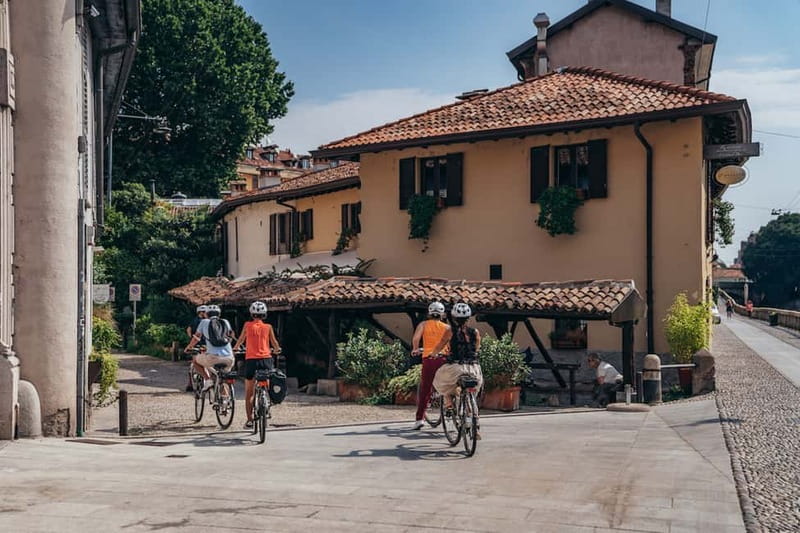 Milan: Highlights and Hidden Gems E-Bike Tour - What the ride feels like on city streets
