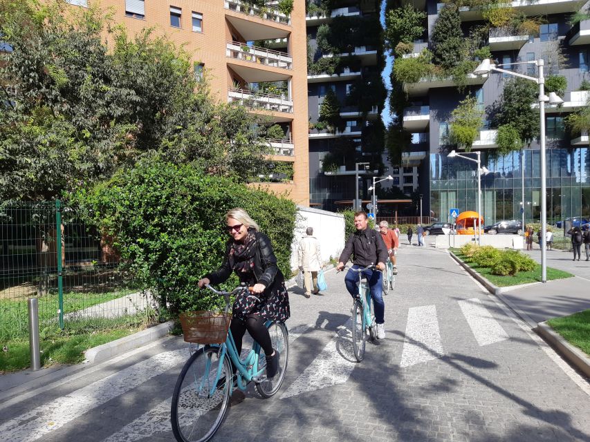 Milan: Highlights and Hidden Gems Guided Bike Tour - La Scala and Milan’s cultural center