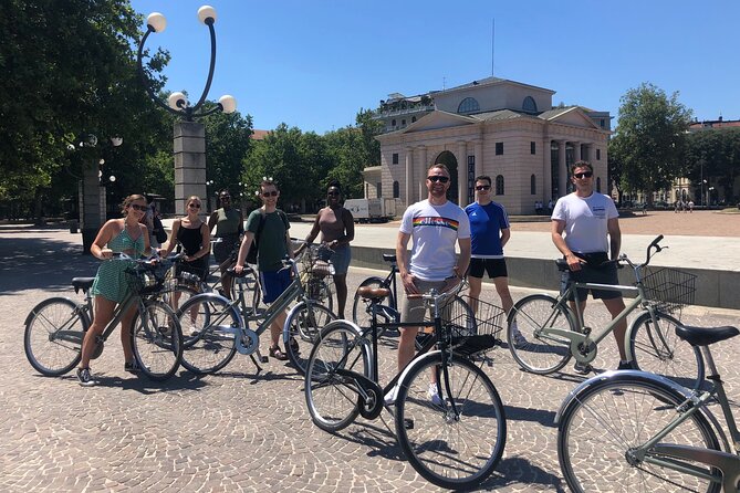 Milan's Hidden Gems: Unique Bike Tour (ENG, NL) - CityLife changes the scale again