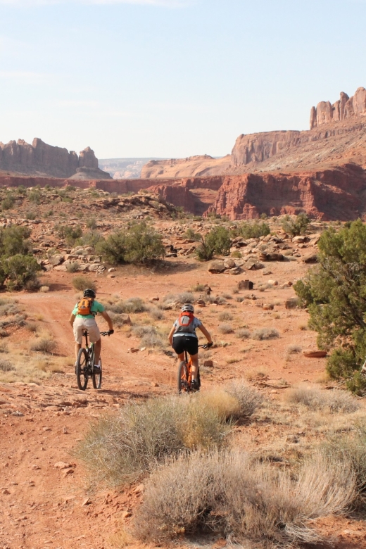 Moab: Mountain Bike Half Day Tour - Meeting in Moab and getting set up