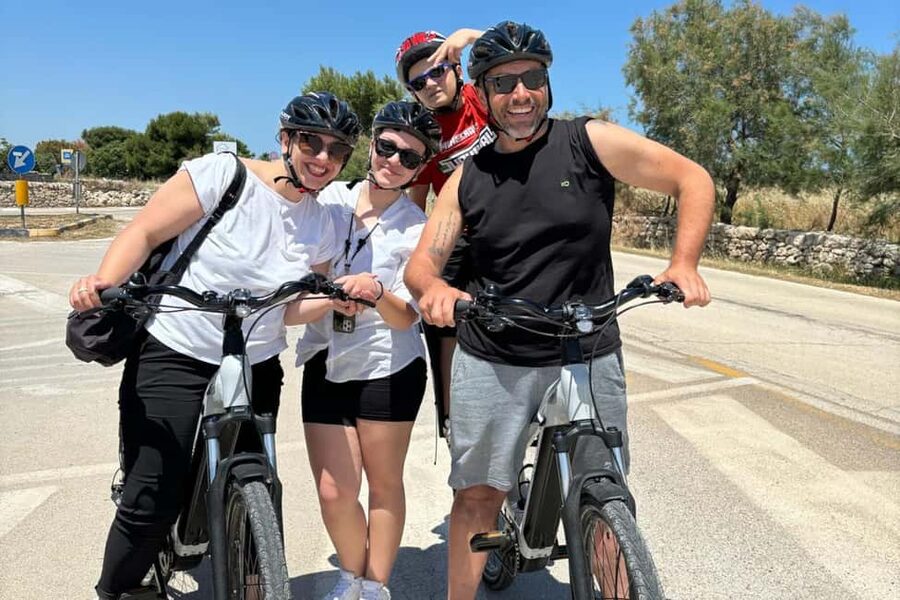 Monopoli: E-Bike Tour with Sandwich and Wine - Why this is a good way to see Monopoli