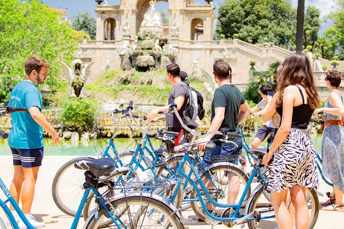 Montjuïc: Magic & Art Bike Tour Barcelona - The Magic Fountain and MNAC