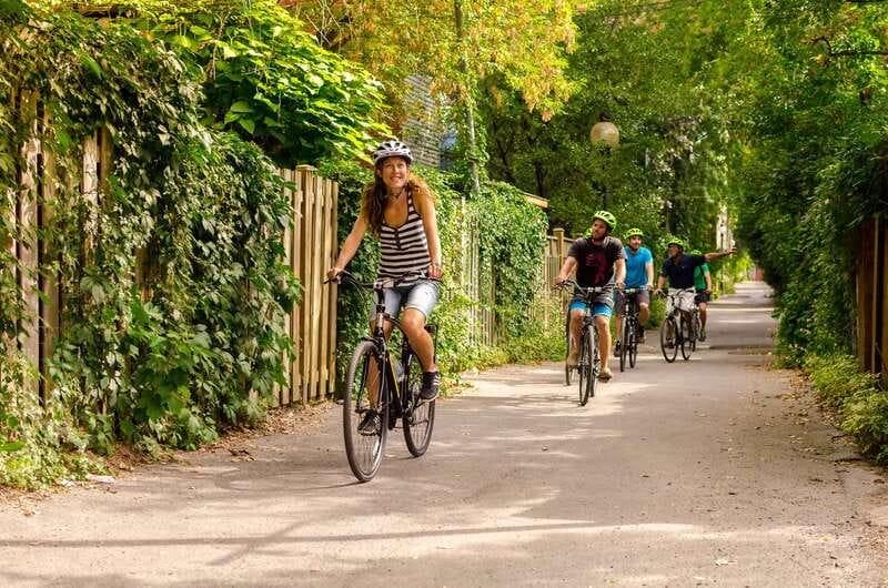 Montreal: All-Day Bicycle Rental - Starting with the included hybrid comfort bike