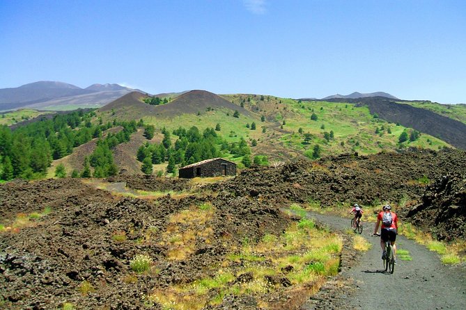 Mountain Biking Etna by MTB or E-Bike - The equipment and clothing you will want