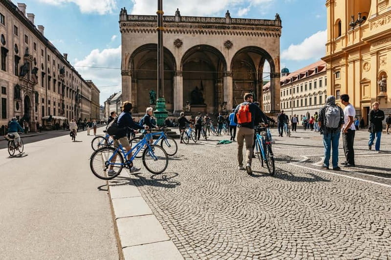 Munich: Guided City Tour by Bike with Beer Garden Stop - A Bavarian break at the Chinese Tower