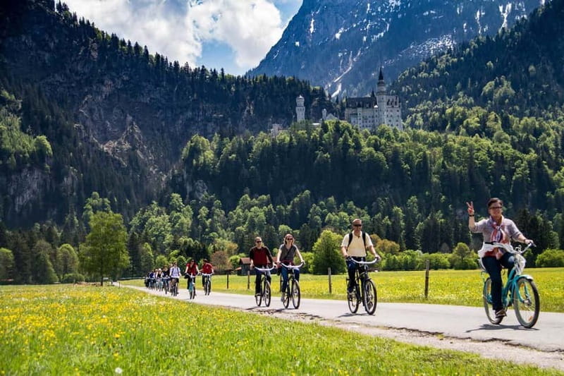 Munich: Neuschwanstein Castle by Bus with Alpine Bike Ride - Lunch with a view of Neuschwanstein