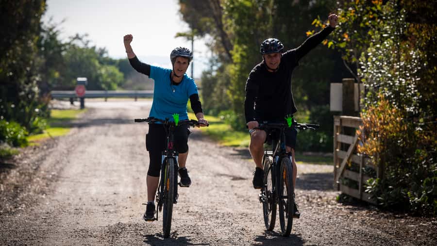 Napier: Cape Coast Winery Tour on E-Bikes - Four Kilometres Along the Cape Kidnappers Coast