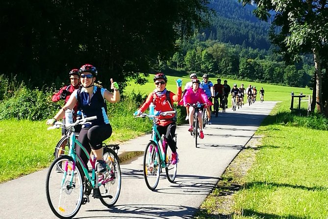 Neuschwanstein Castle by Bus Incl. Bike Ride or Hohenschwangau - What the Guides Add to the Day