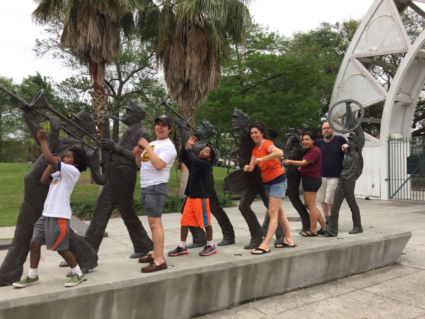 New Orleans: Buzz the Crescent Guided Bike Tour - City Park, oak trees, turtles, and tropical birds
