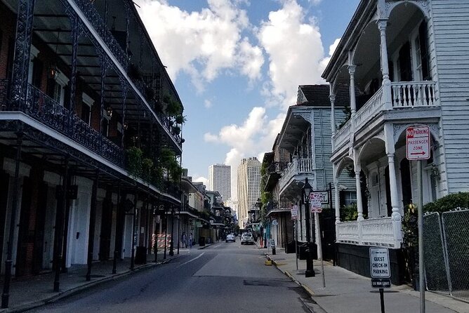 New Orleans French Quarter and Garden District Bike Tour - Traffic, weather, and the practical limits