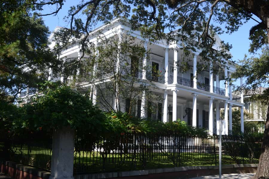 New Orleans: Garden District and French Quarter Bike Tour - Key points at a glance