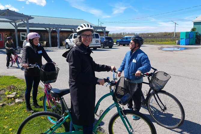 Niagara-on-the-Lake Cycle and Wine-Tasting Tour with Optional Lunch - The 6-hour version with lunch