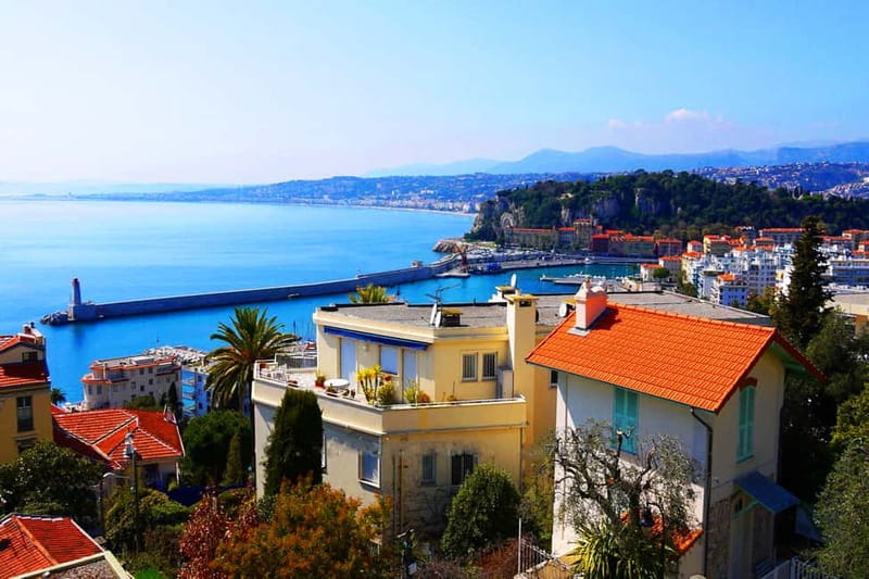 Nice 3Hrs by EBike: Essentials Oldest Districts & Panoramas - Castle Hill combines ruins, gardens, and the Port