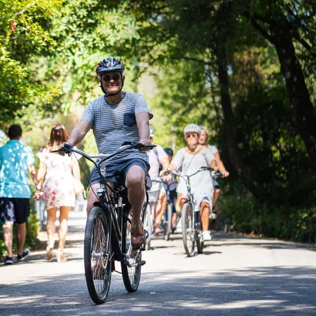 Nice: Bike or E-Bike Rental - Who will enjoy this rental most?