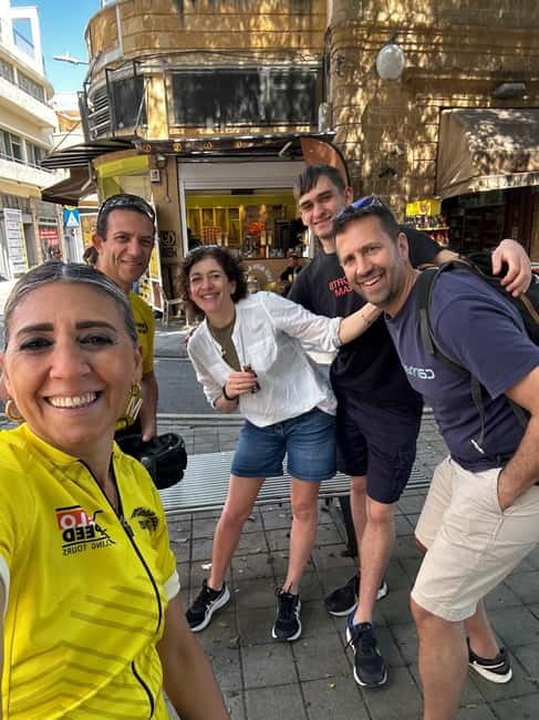 Nicosia: Walled City Bike Tour - Samanbahçe and everyday city life
