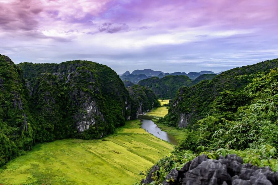 Ninh Binh Daily: Hoa Lu, Mua Cave, Tam Coc, Bike & Swimming - The 500-step climb at Mua Cave