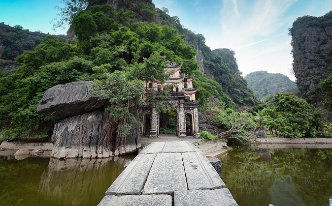 Ninh Binh Day Trip: Hoa Lu-Trang An/Tam Coc-Mua Cave-Cycling-Boat - The day in one glance