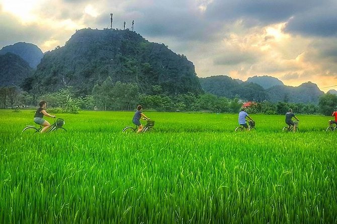 Ninh Binh Tour: Deluxe & Small Group Tam Coc Hoa Lu - Boat, Biking, Buffet Lunch - Hoa Lu and the first capital of Vietnam