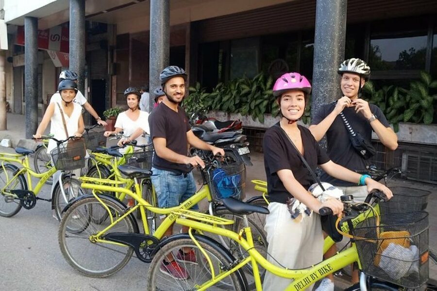 Old Delhi: 3.5-Hour Small-Group Bike Tour with Breakfast - Chandni Chowk before the day gets loud