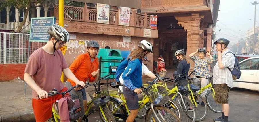 Old Delhi: 3.5-Hour Small-Group Bike Tour with Breakfast - Who should book this ride
