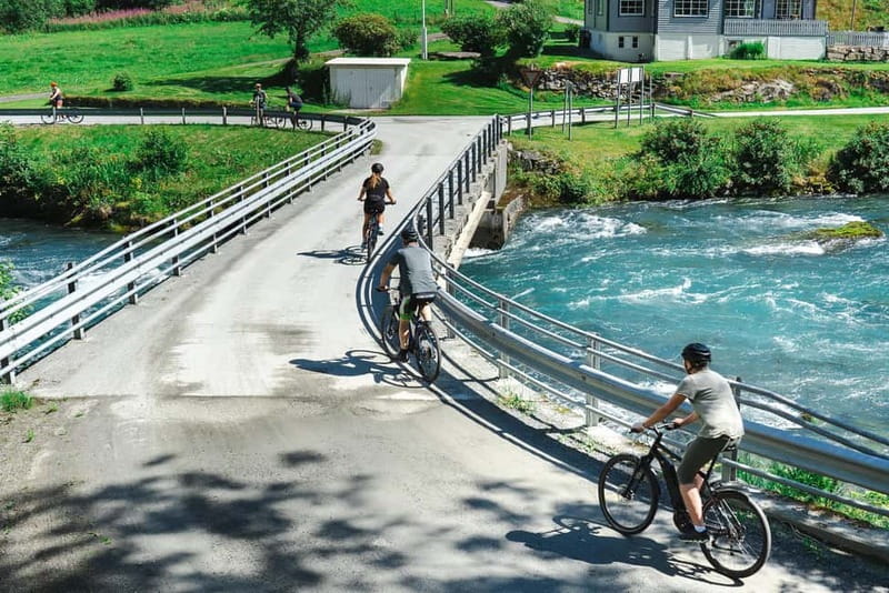 Olden: Guided e-bike tour - Why an e-bike is a smart way to see Olden